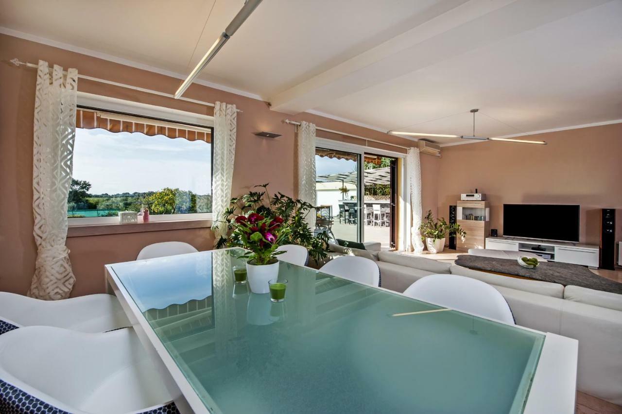 Villa Montericco ロヴィニ エクステリア 写真