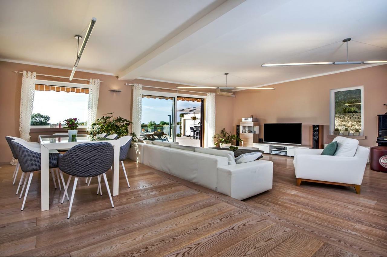 Villa Montericco ロヴィニ エクステリア 写真